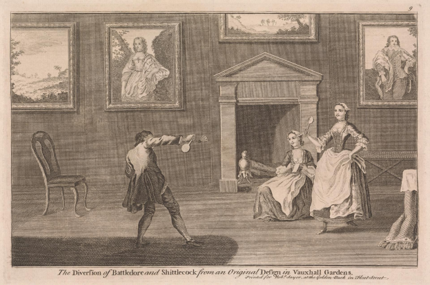 Zwei Personen spielen Tischtennis in einem Raum mit Kamin, Stühlen und gerahmten Fotos an der Wand; die Bildunterschrift lautet "Die Abweichung von Battledore und Shuttlecock von einem Originalentwurf in Vauxhall Gardens."