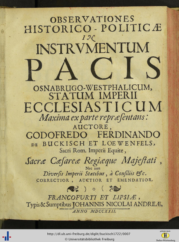 Ein altes Buch mit dem Titel "Beobachtungen Historico-Politica in Instrumentum Pacis" aufgeschlagen auf einer Seite mit schwarzer Tinte in einem dekorativen Rahmen.