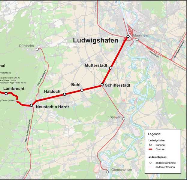 Karte von Ludwigshafen, Deutschland, mit einer roten Linie, die die Bahnroute markiert, und Text, der Details zur Bahnlänge, Entfernung und Sehenswürdigkeiten liefert.