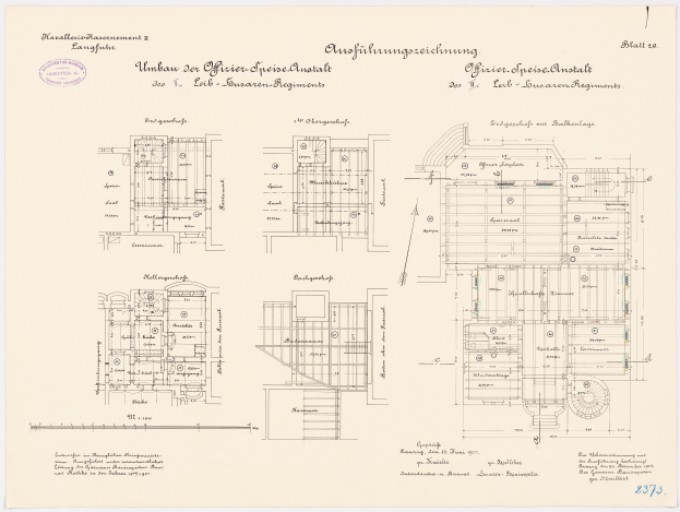 Ein detaillierter Grundrissplan des ehemaligen Bundeskanzleramts mit ausführlichen Text- und Layoutangaben.