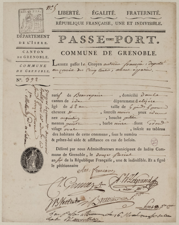 Alter Dokument mit Stempel, der einem Pass ähnelt, mit sichtbarem Text.